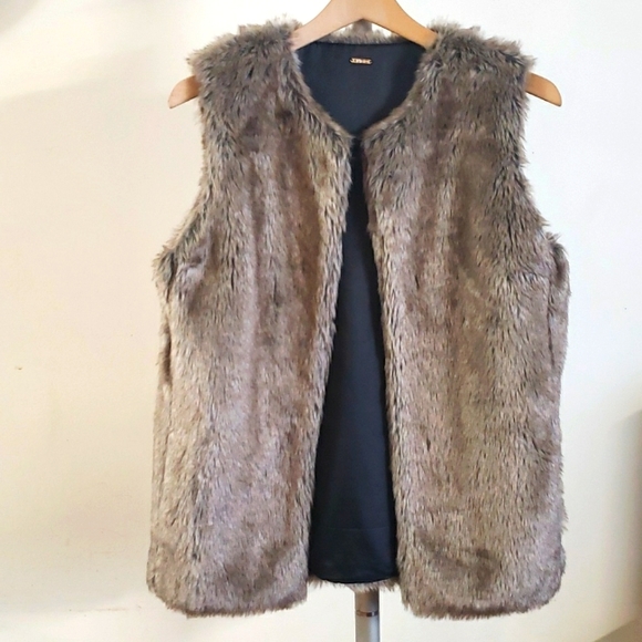ALDO Faux Fur Vest - Black - Picture 1 of 9